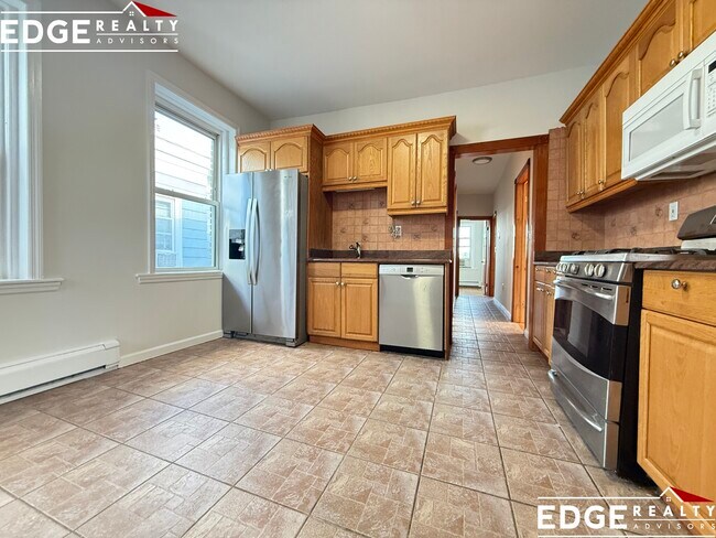 28 Litchfield St, Unit 1 in Boston, MA - Building Photo - Building Photo