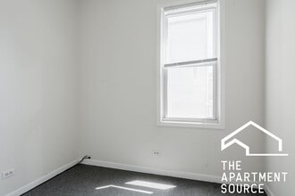 2424 N Greenview Ave, Unit 1F in Chicago, IL - Foto de edificio - Building Photo