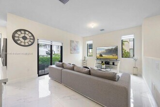 4712 NW 83rd Ave in Doral, FL - Building Photo - Building Photo