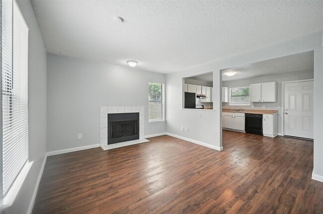 3048 Tudor Ln in Irving, TX - Building Photo - Building Photo