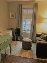 154 W Concord St, Unit 3 in Boston, MA - Building Photo - Building Photo