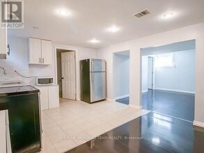 14 Rendale Ave in St Catharines, ON - Building Photo - Building Photo