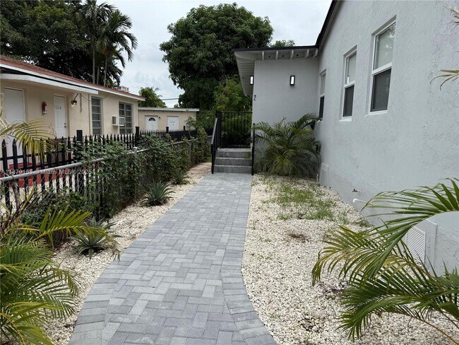 1256 NE 110th Terrace in Miami, FL - Building Photo - Building Photo