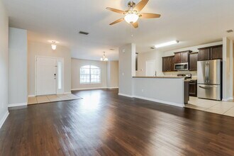 13307 Tamarack Blvd in Clermont, FL - Foto de edificio - Building Photo