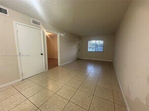 1271 SE 29th St in Homestead, FL - Building Photo - Building Photo