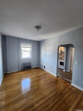 36 Hillside Ave.-Unit -4 in Williston Park, NY - Building Photo - Building Photo