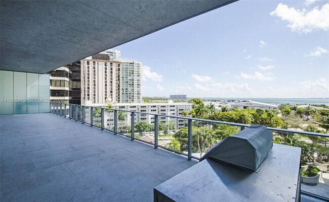 2669 S Bayshore Dr in Miami, FL - Building Photo - Building Photo