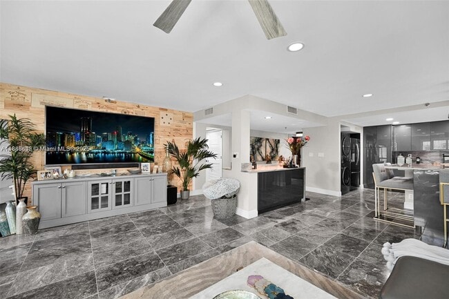 372 Golfview Rd in North Palm Beach, FL - Building Photo - Building Photo