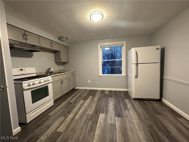 5247 Old Oxford Ln, Unit 3 in Youngstown, OH - Building Photo - Building Photo