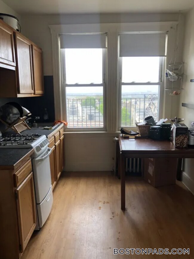 1626 Commonwealth Ave in Boston, MA - Building Photo - Building Photo