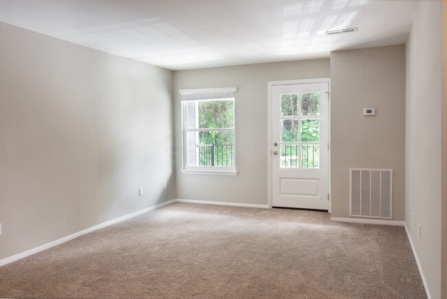 Sterling Heights Apartments by Callio Properties in East Ridge, TN - Foto de edificio - Building Photo