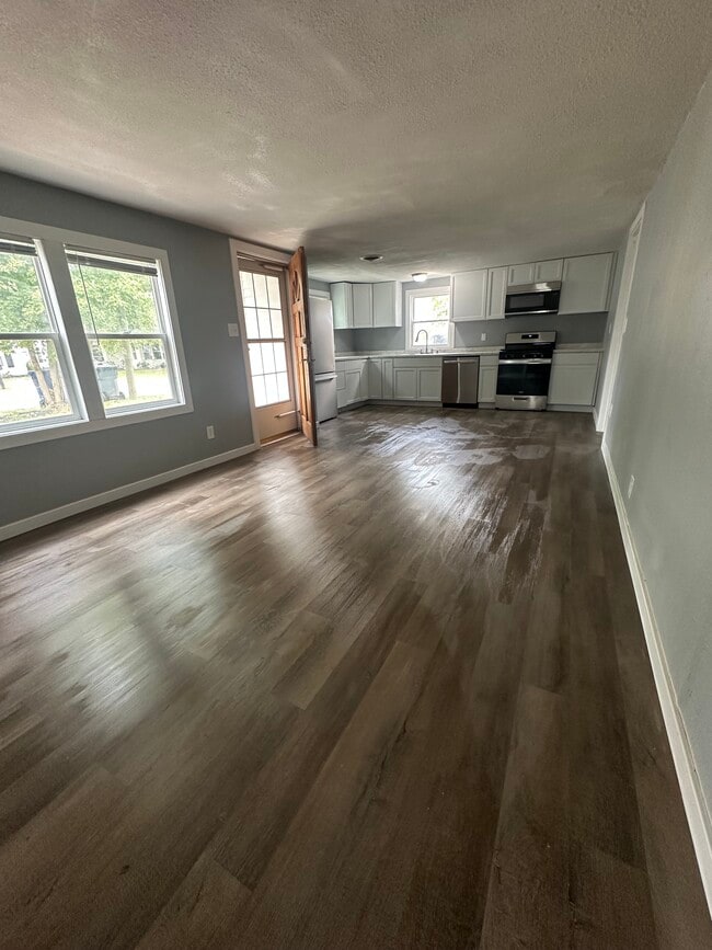 1618 S Oakdale Dr in Yorktown, IN - Building Photo - Building Photo