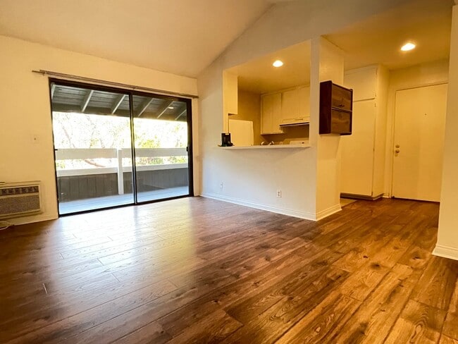 18 Streamwood in Irvine, CA - Building Photo - Building Photo