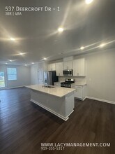 537 Deercroft Dr in Apex, NC - Building Photo - Building Photo