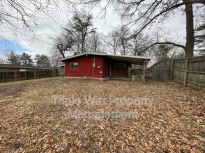 8322 Sagewood Ln in Hazelwood, MO - Foto de edificio - Building Photo