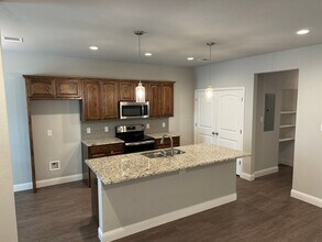 1097 Grindstone Rd in Weatherford, TX - Building Photo - Building Photo