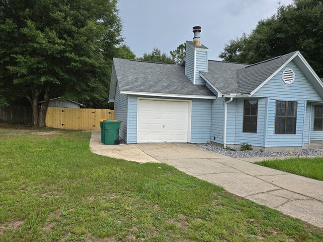 109 Walker Cir E in Crestview, FL - Building Photo - Building Photo
