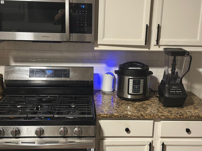 521 Greyhound Ct in Union City, GA - Building Photo - Building Photo