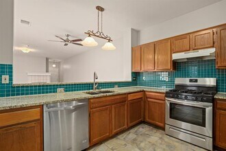 805 Black Locust Drive West in Pflugerville, TX - Building Photo - Building Photo