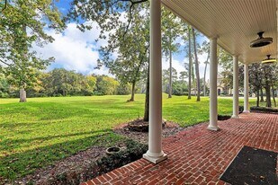 16006 Piney Links in Houston, TX - Building Photo