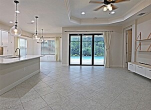 7652 Cypress Walk Dr in Ft. Myers, FL - Building Photo - Building Photo