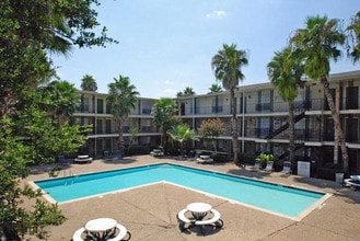 8950 Glencrest in Houston, TX - Building Photo - Building Photo