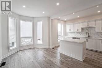 360 Cannon St E in Hamilton, ON - Building Photo - Building Photo