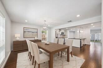 671 N Post Oak Ln in Houston, TX - Building Photo - Building Photo