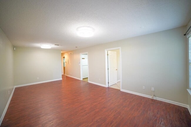 1100 Greentree Ct in Tallahassee, FL - Building Photo - Building Photo