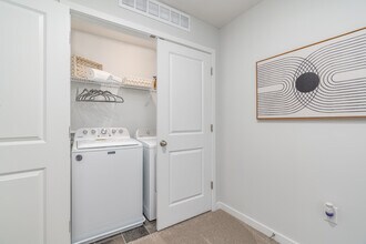 Villas at Maplewood North in Reynoldsburg, OH - Foto de edificio - Interior Photo