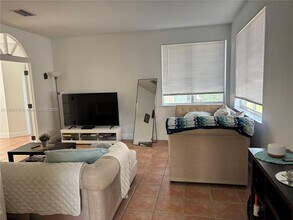 4361 Dogwood Cir in Weston, FL - Building Photo - Building Photo