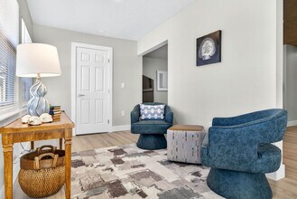 153 Vista Hermosa Cir in Sarasota, FL - Building Photo - Building Photo