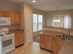 942 Mahle Dr in Reynoldsburg, OH - Building Photo - Building Photo