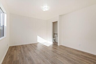 325 N J St in Oxnard, CA - Building Photo - Building Photo