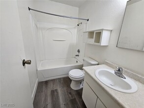 4224 N Vornsand Dr, Unit 1 in Las Vegas, NV - Building Photo - Building Photo