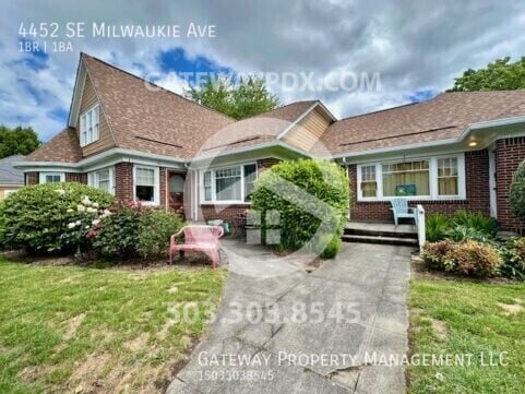 4452 SE Milwaukie Ave in Portland, OR - Building Photo - Building Photo