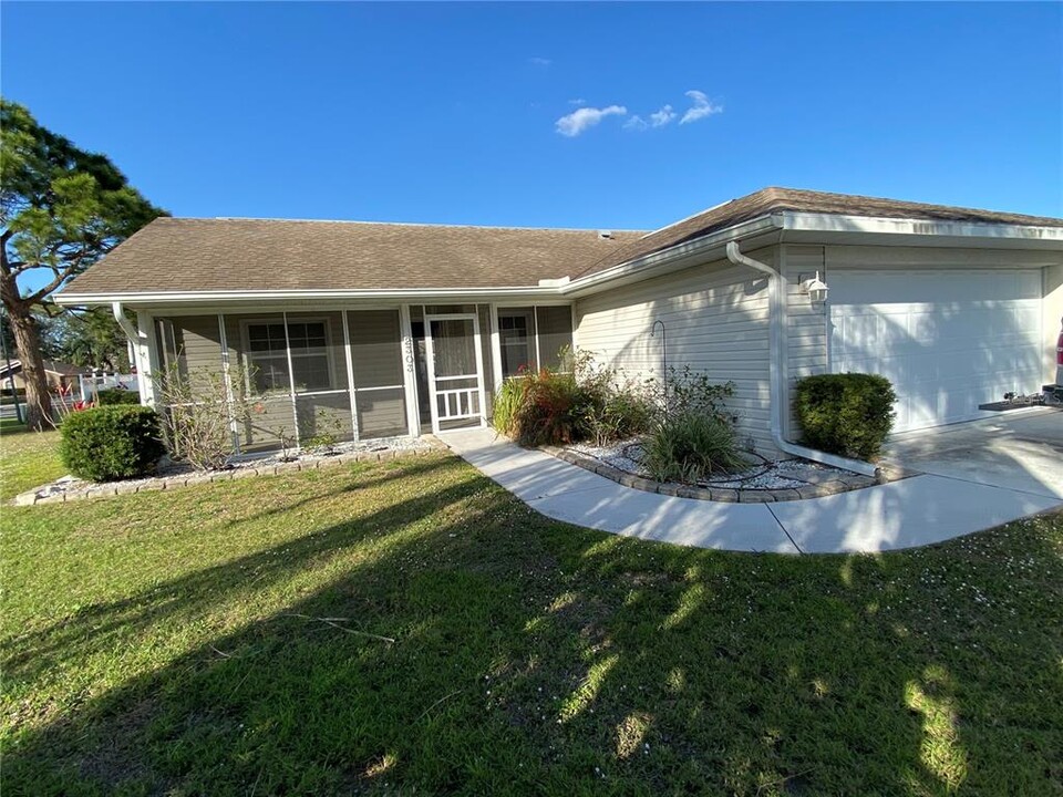 2303 49th Dr E in Bradenton, FL - Building Photo