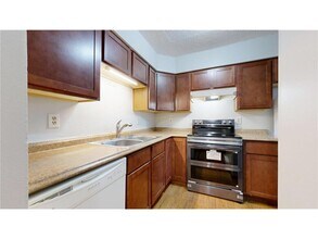 924 21st Ave S in Minneapolis, MN - Foto de edificio - Building Photo