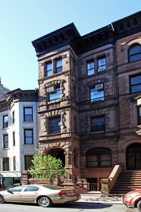 110 W 81st St in New York, NY - Building Photo