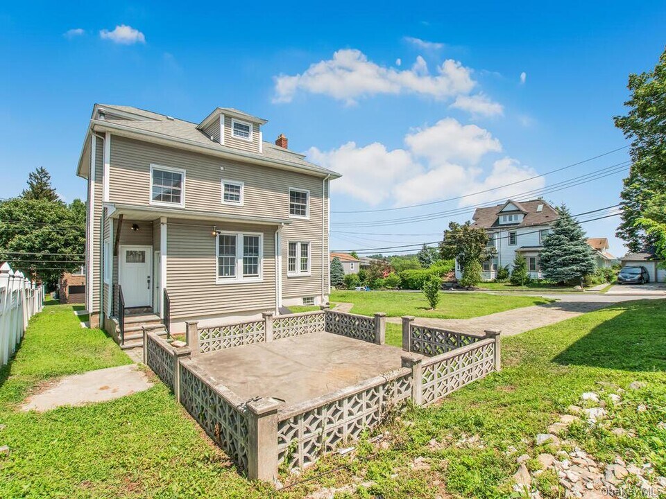 70 Normandy Rd in Yonkers, NY - Building Photo