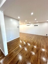27 Flower St in Hempstead, NY - Building Photo - Building Photo