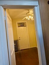 6313 Eliot Ave, Unit 63-13 in Middle Village, NY - Foto de edificio - Building Photo