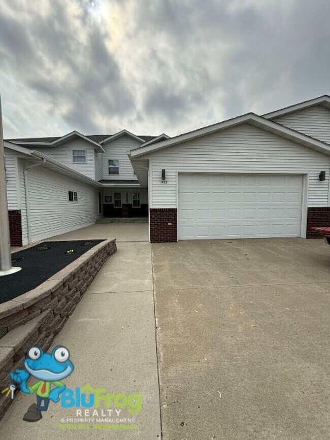 1409 8th Ave NE in Jamestown, ND - Building Photo - Building Photo