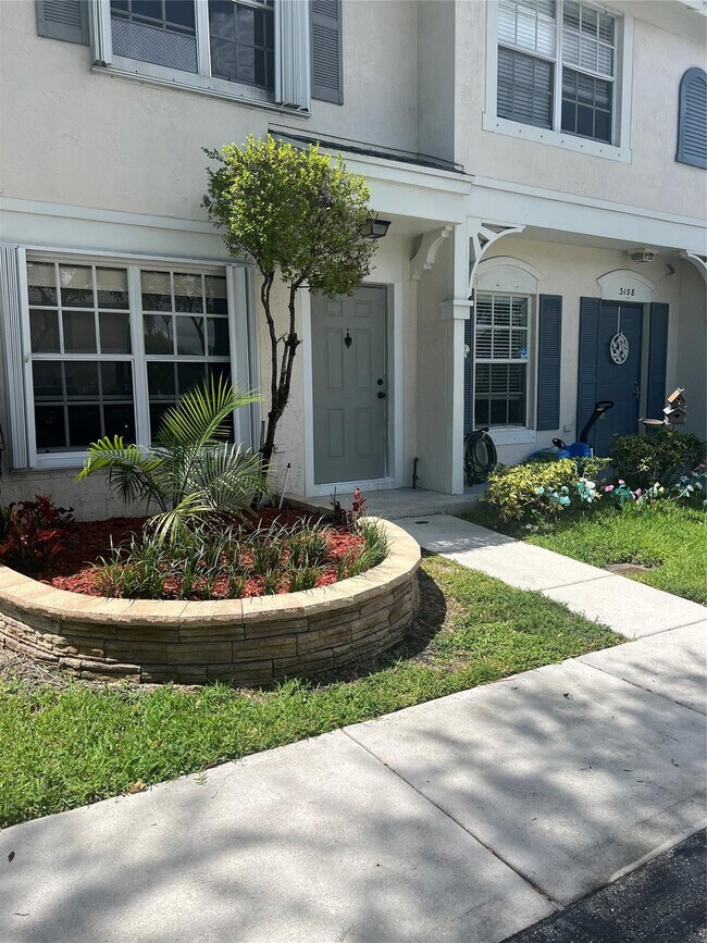 3104 SW 50th St in Fort Lauderdale, FL - Building Photo - Building Photo