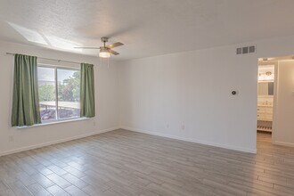 8087 Meadow Rd, Unit 228 in Dallas, TX - Building Photo - Building Photo