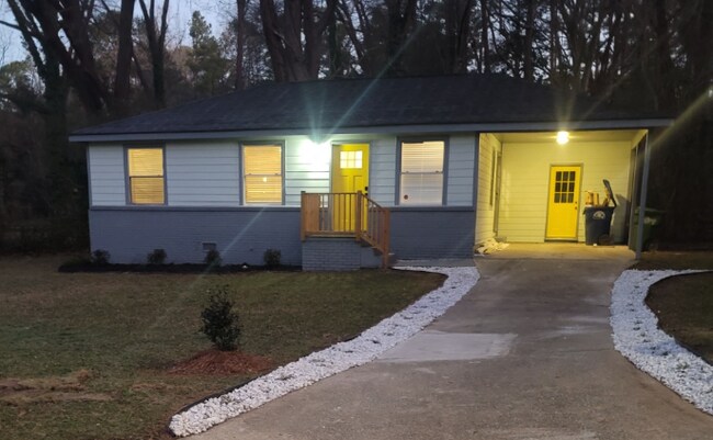 property at 2858 Marco Dr NW