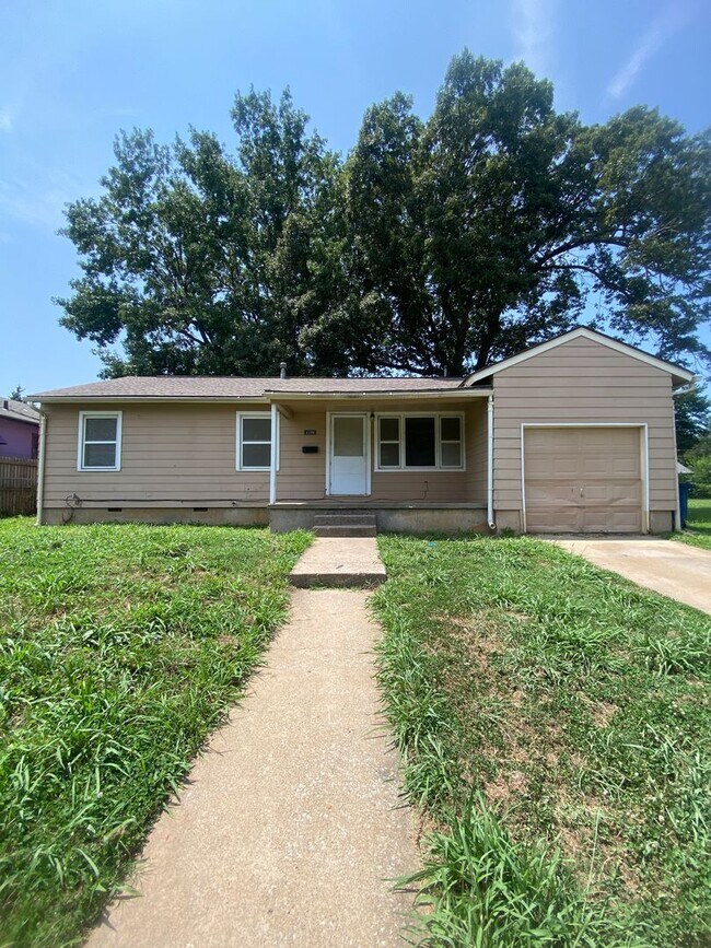 property at 4108 N Frankfort Pl