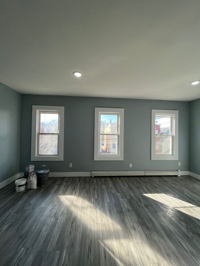 170 Fulton Ave, Unit 2 in Jersey City, NJ - Building Photo - Building Photo