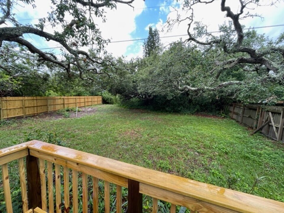 19 Byron Ellinor Dr in Ormond Beach, FL - Building Photo