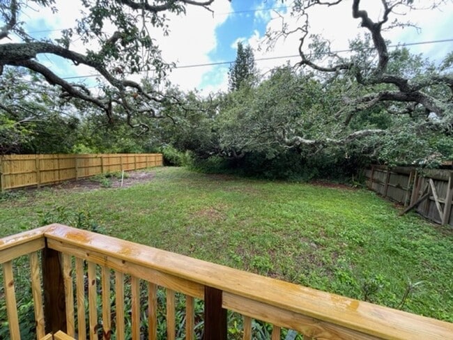 19 Byron Ellinor Dr in Ormond Beach, FL - Foto de edificio - Building Photo
